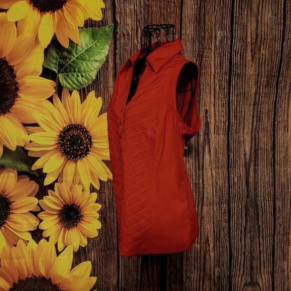 DressBarn Sleeveless Blouse - Picture 2 of 6